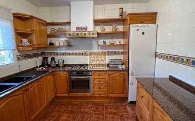 CHALET EN ZONA TRANQUILA CON PISCINA PRIVADA