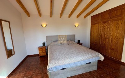 CHALET EN ZONA TRANQUILA CON PISCINA PRIVADA