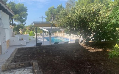 Chalet en alquiler  en Altea con piscina privada