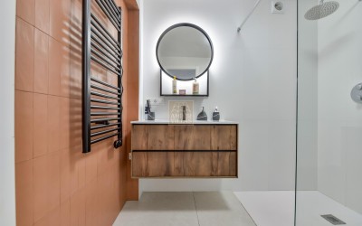 .Villa recientemente renovada, con apartamento de invitados y espectaculares vistas al mar y a la montaña.