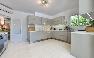 Preciosa y acogedora villa en una sola planta.