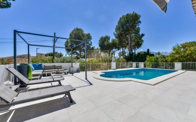 Preciosa y acogedora villa en una sola planta.