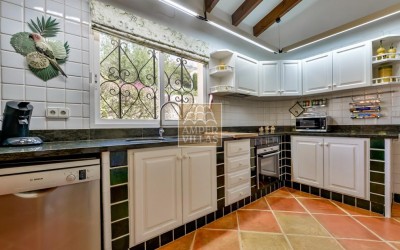 Preciosa villa en un entorno verde y tranquilo.