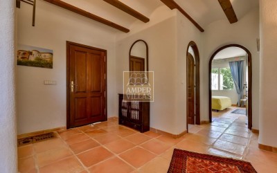 Preciosa villa en un entorno verde y tranquilo.