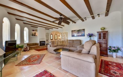 Preciosa villa en un entorno verde y tranquilo.