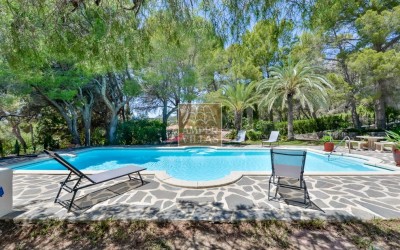 Villa exclusiva en Altea con privacidad absoluta en un entorno natural.