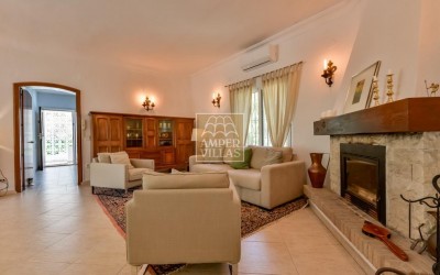 Villa exclusiva en Altea con privacidad absoluta en un entorno natural.