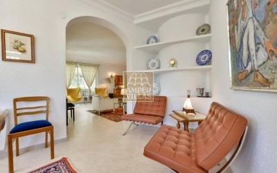 Villa exclusiva en Altea con privacidad absoluta en un entorno natural.