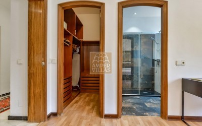 Villa exclusiva en Altea con privacidad absoluta en un entorno natural.