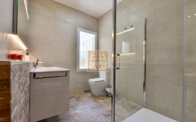 Villa exclusiva en Altea con privacidad absoluta en un entorno natural.