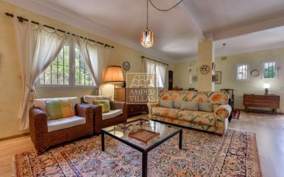 Villa exclusiva en Altea con privacidad absoluta en un entorno natural.