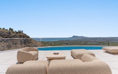 Villa Mediterránea Contemporánea con Vistas Panorámicas al Mar