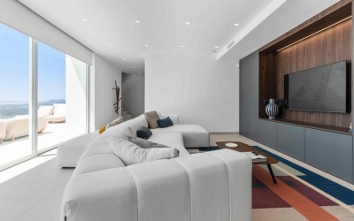 Villa Mediterránea Contemporánea con Vistas Panorámicas al Mar