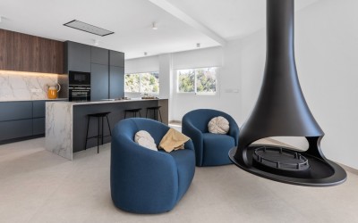 Villa Mediterránea Contemporánea con Vistas Panorámicas al Mar