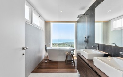 Villa Mediterránea Contemporánea con Vistas Panorámicas al Mar