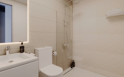 Apartamento moderno cerca del deporte, las compras y la
playa