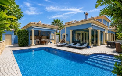 Elegante Villa de una Sola Planta con Piscina Privada
en Calpe