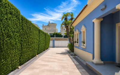 Elegante Villa de una Sola Planta con Piscina Privada
en Calpe