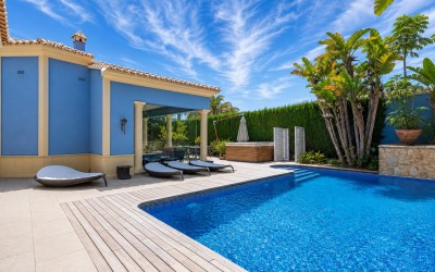 Elegante Villa de una Sola Planta con Piscina Privada
en Calpe
