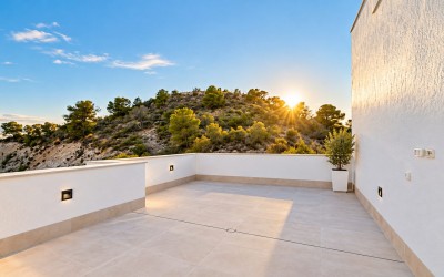 Villa independiente de lujo con piscina privada y vistas panorámicas al mar en Finestrat
