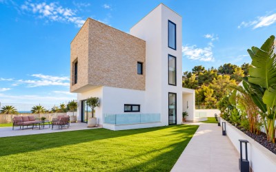 Villa independiente de lujo con piscina privada y vistas panorámicas al mar en Finestrat