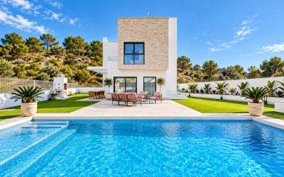 Villa independiente de lujo con piscina privada y vistas panorámicas al mar en Finestrat