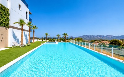 Adosado moderno de 4 dormitorios con vistas panorámicas al mar y a Benidorm en La Nucía