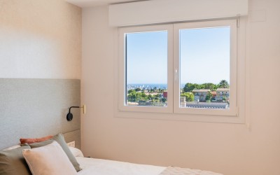 Adosado moderno de 4 dormitorios con vistas panorámicas al mar y a Benidorm en La Nucía
