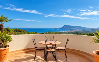 Dúplex Ático con Vistas Panorámicas al Mar en Altea La Vella
