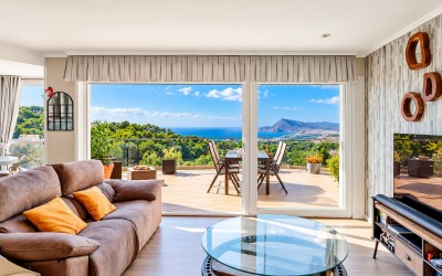 Dúplex Ático con Vistas Panorámicas al Mar en Altea La Vella