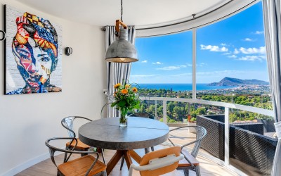 Dúplex Ático con Vistas Panorámicas al Mar en Altea La Vella