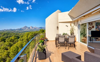 Dúplex Ático con Vistas Panorámicas al Mar en Altea La Vella