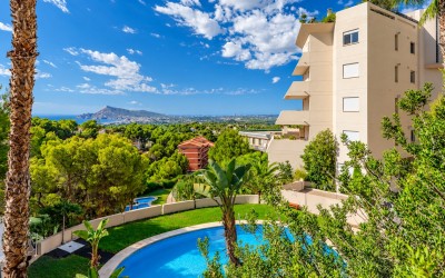 Dúplex Ático con Vistas Panorámicas al Mar en Altea La Vella