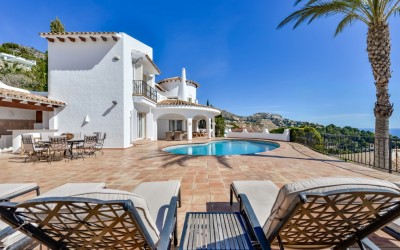 Villa en alquiler con espectaculares vistas al mar en Altea