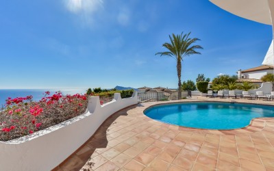 Villa en alquiler con espectaculares vistas al mar en Altea